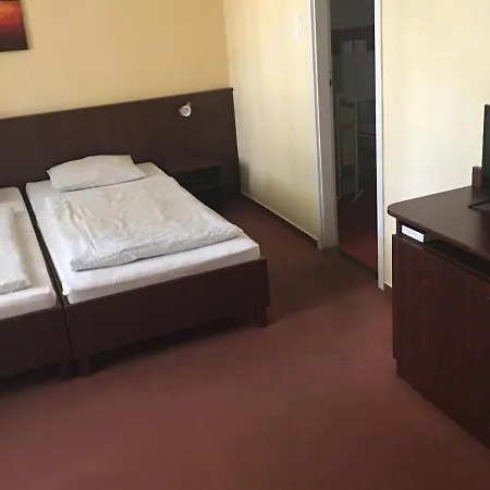 بيت ضيافة Korona Vendeghaz Székesfehérvár