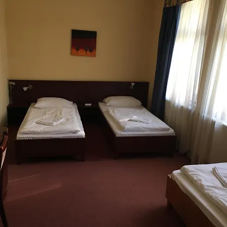 بيت ضيافة Korona Vendeghaz Székesfehérvár